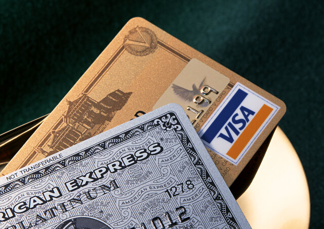 個人用クレジットカードで経費を払うとどうなる？個人事業主が事業用クレジットカードを作る確定申告のメリットを紹介